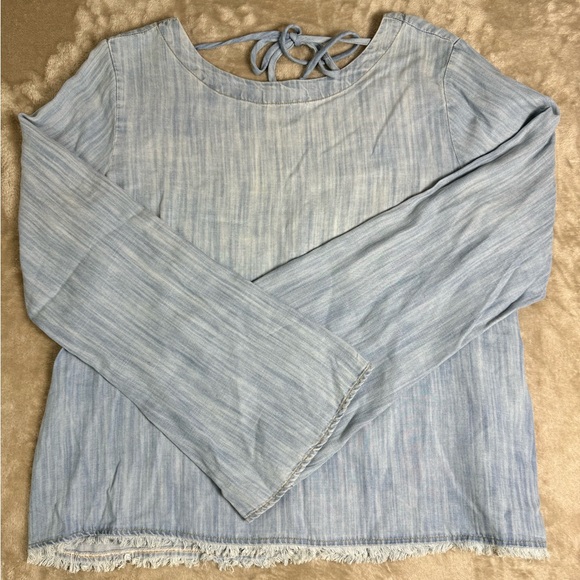 Anthropologie Cloth & Stone Chambray Top Size Large Button-Back Bell Sleeve - Picture 9 of 13